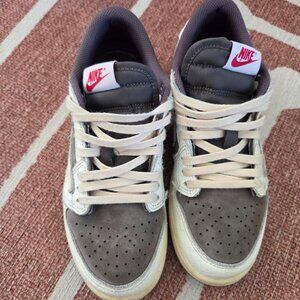 Travis Scott reverse mocha Nike